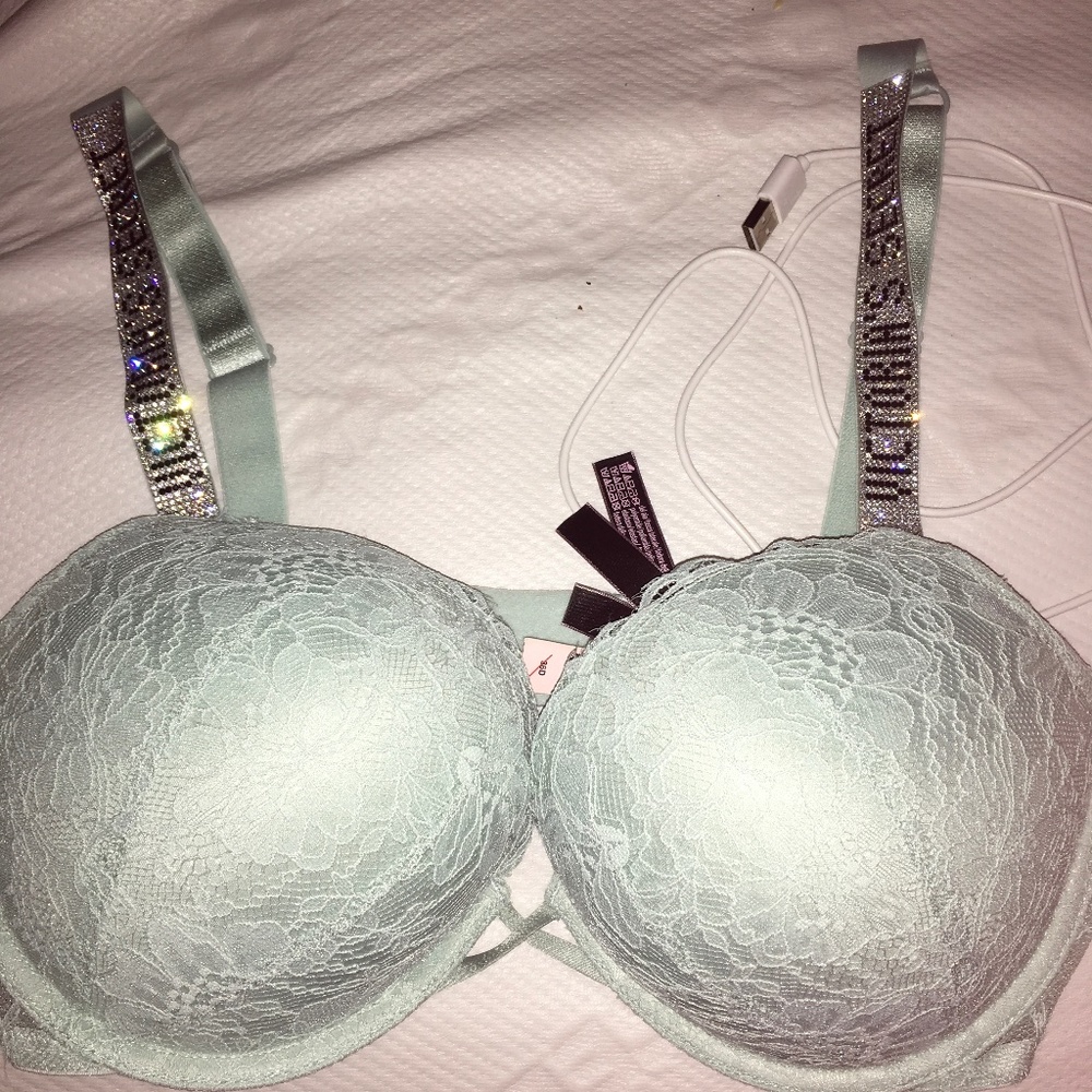 New Victoria Secret Very Sexy Shine Strap 2 cups push up bra 36D